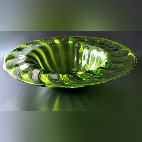 Rare 11.5" BLENKO Kiwi 🥝 Green Hand ✋️ Crafted Optic Art Glass Bowl - Picture 4 of 11